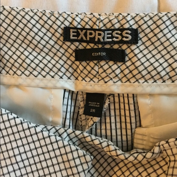 Express black and white Editor 2 - Picture 3 of 4